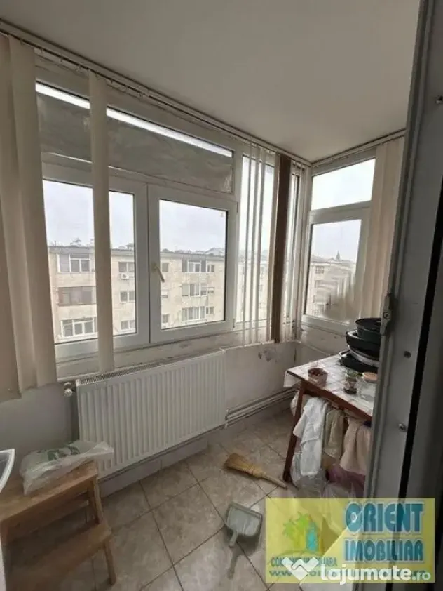Dacia, de vanzare apartament 3 camere, decomandat, gaze - Constanta (Constanta)