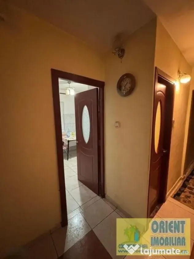 Dacia, de vanzare apartament 3 camere, decomandat, gaze - Constanta (Constanta)