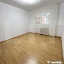 Apartament de 2 camere, parter, zona Primaverii