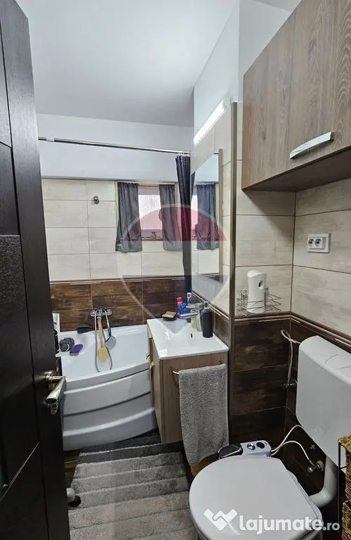 Apartament cu 2 camere de vânzare în zona Central Tg Neamt - Targu Neamt (Neamt)