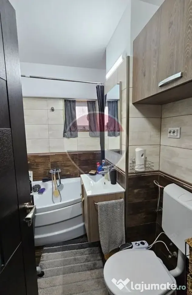 Apartament cu 2 camere de vânzare în zona Central Tg Neamt - Targu Neamt (Neamt)