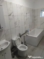 Casa cu doua apartamente si curte zona Turnisor 