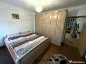 Casa cu doua apartamente si curte zona Turnisor 