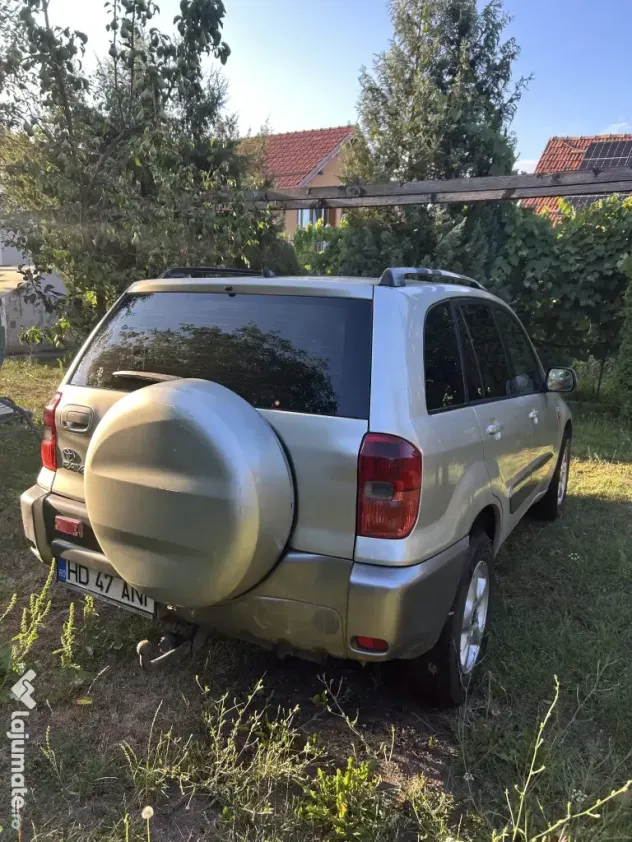 Vând Toyota Rav-4