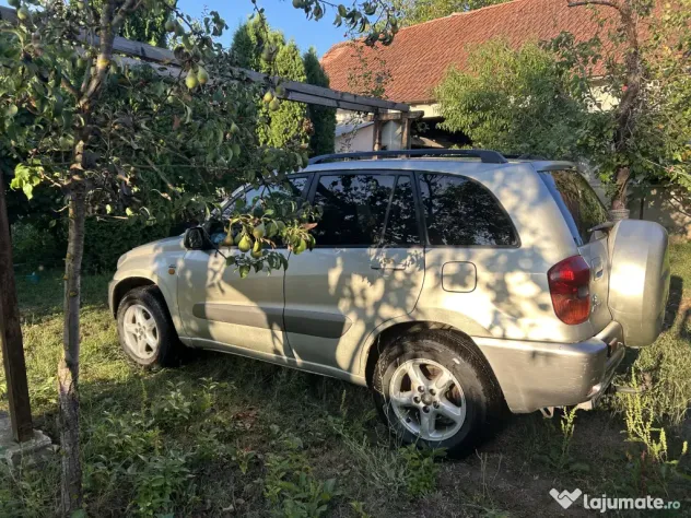 Vând Toyota Rav-4