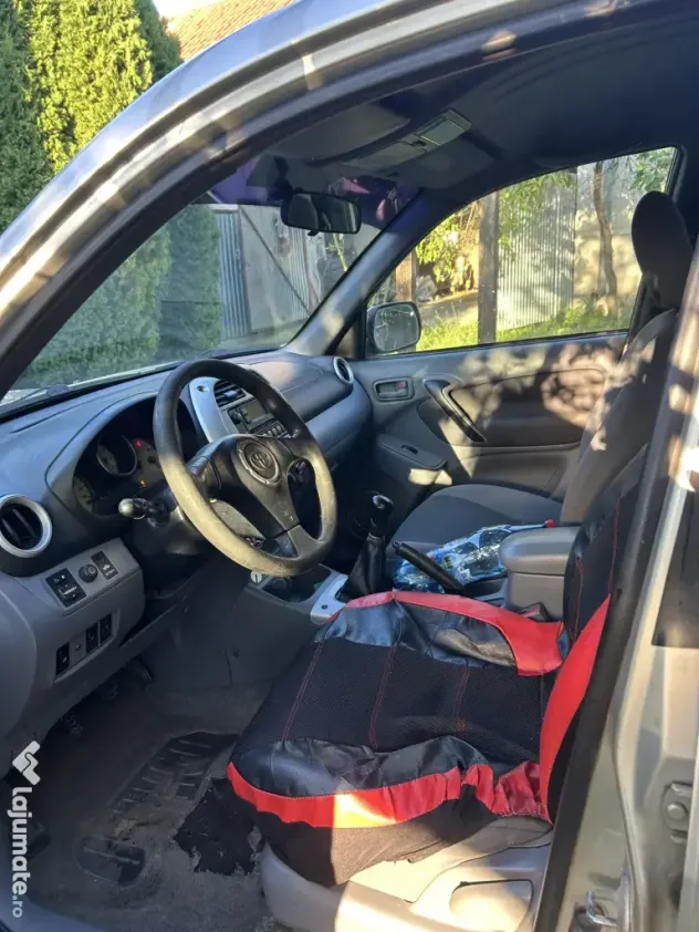 Vând Toyota Rav-4