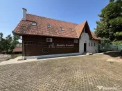 Vila cu piscina pe malul lacului Paleu - Teren 2.300 mp - s 