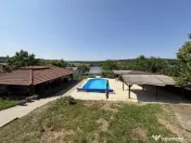 Vila cu piscina pe malul lacului Paleu - Teren 2.300 mp - s 