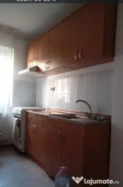 Apartament Cu 3 Camere Semidecomandate Zona Marasesti 