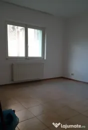 Apartament Cu 3 Camere Semidecomandate Zona Marasesti 