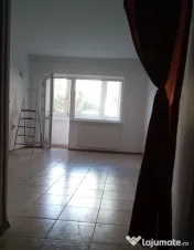 Apartament Cu 3 Camere Semidecomandate Zona Marasesti 