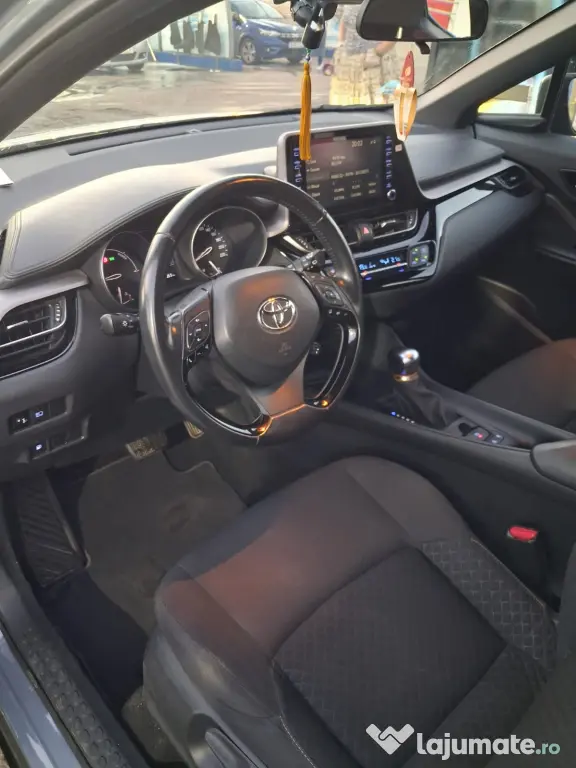 Vând Toyota C-HR, an fabricație 2020, 1.8 Hybrid, cutie automată, 63.448 km