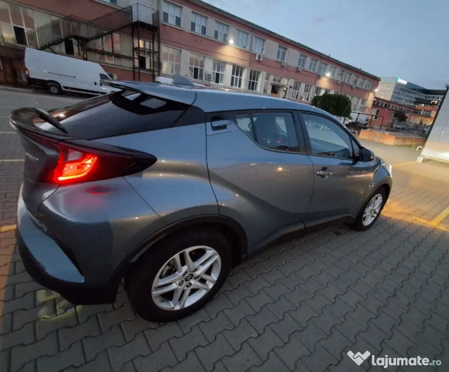 Vând Toyota C-HR, an fabricație 2020, 1.8 Hybrid, cutie automată, 63.448 km