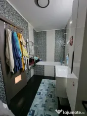 Apartament de vanzare , semidecomandat 58 mp ,3 camere Flore 