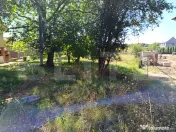 Teren intravilan 2350 mp+casa demolabila 
