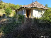 Teren intravilan 2350 mp+casa demolabila 