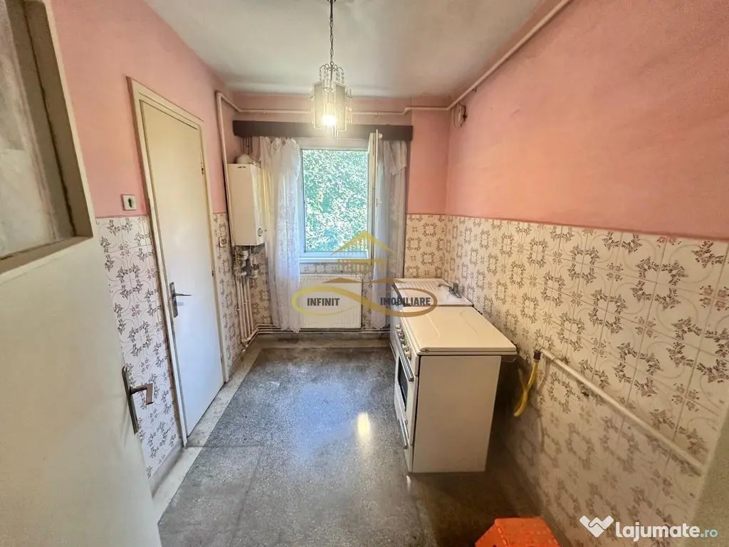 De vanzare apartament 2 camere Bacau - Bacau (Bacau)