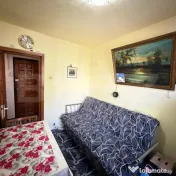 Apartament 2 camere semidecomandat zona Valea Roșie 