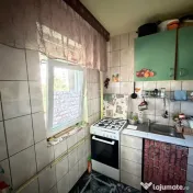 Apartament 2 camere semidecomandat zona Valea Roșie 