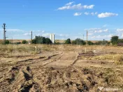 Teren 6600 mp, deschidere trilaterală, toate utilitățile, 