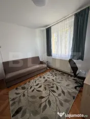 Apartament cu 2 camere, decomandat, la aproximativ 300 de me 