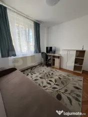 Apartament cu 2 camere, decomandat, la aproximativ 300 de me 
