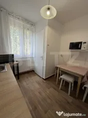 Apartament cu 2 camere, decomandat, la aproximativ 300 de me 