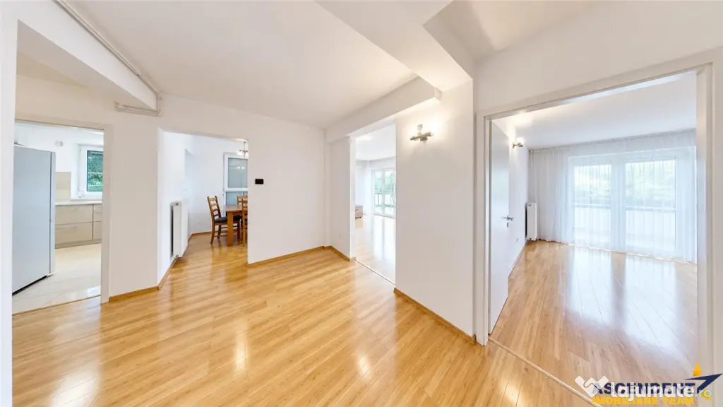 Eleganta la inaltime, Penthouse cu view verde, terasa de 50 - Brasov (Brasov)