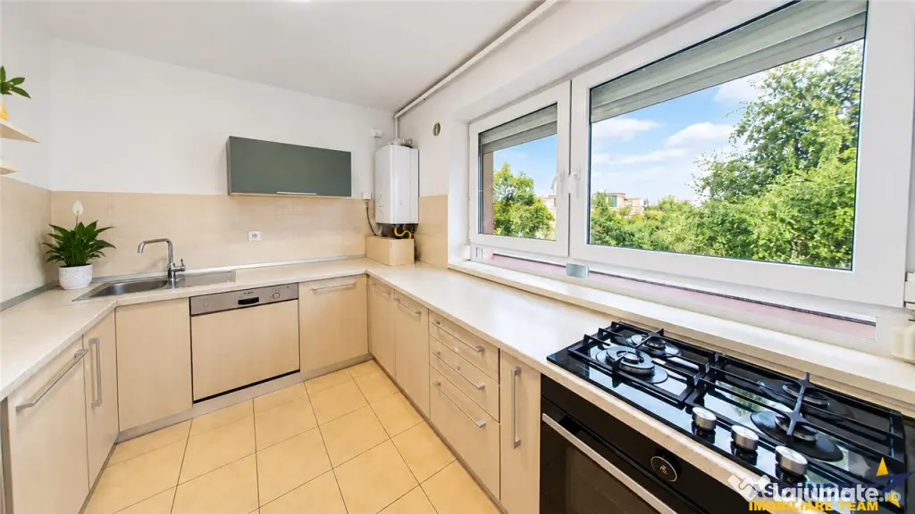Eleganta la inaltime, Penthouse cu view verde, terasa de 50 - Brasov (Brasov)