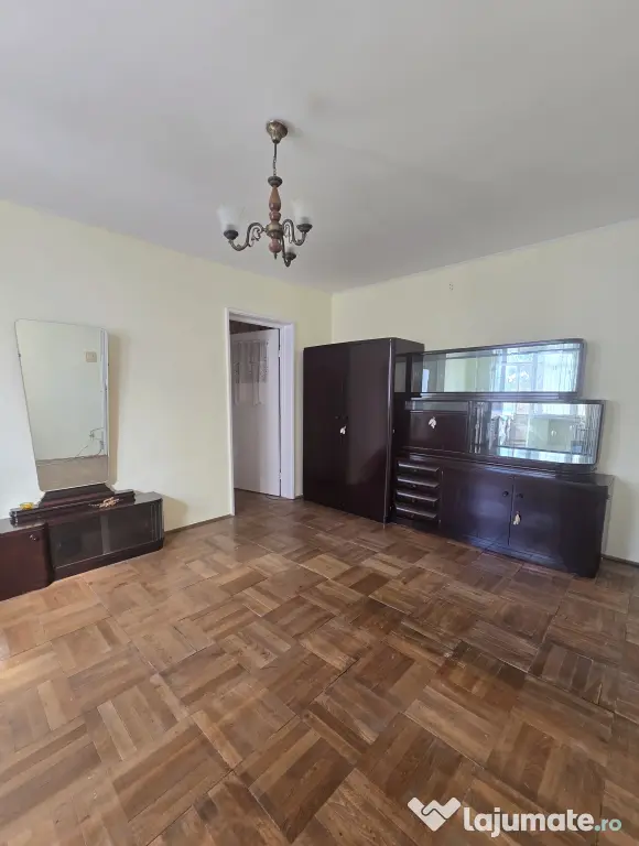 Direct Proprietar | Apt. 2 Camere - Bulevardul Revolutiei | Etaj 2 | Negociabil — fotografia 3