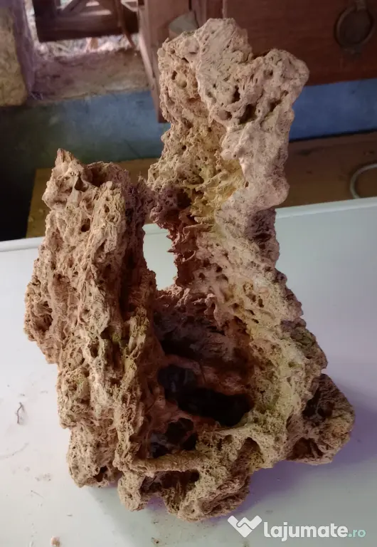 Tuf calcaros roca vulcanica lava rock 35 cm.