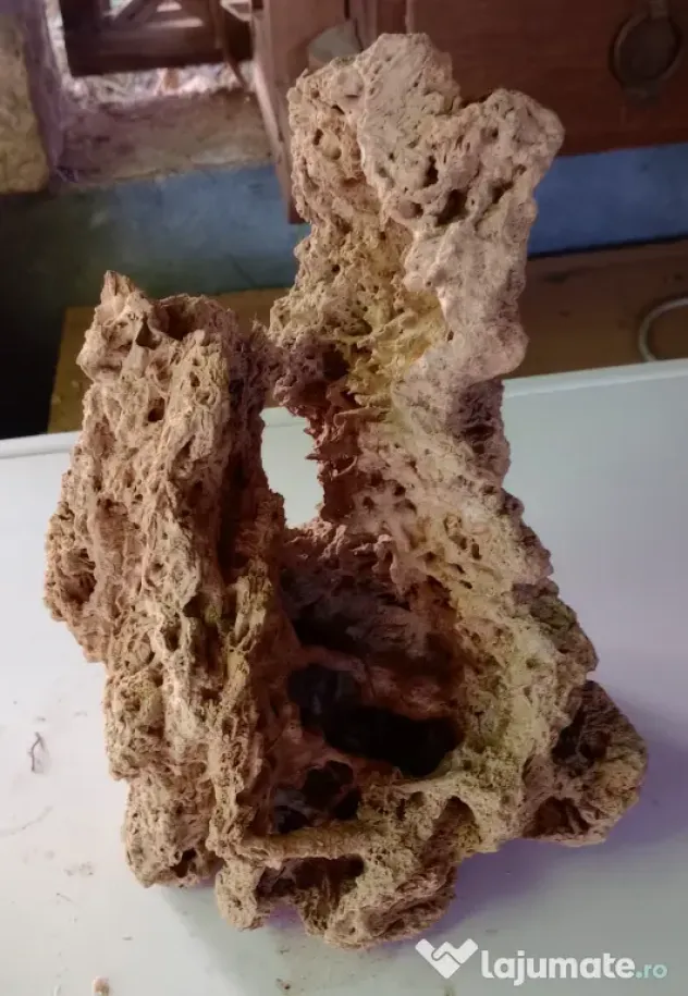 Tuf calcaros roca vulcanica lava rock 35 cm.