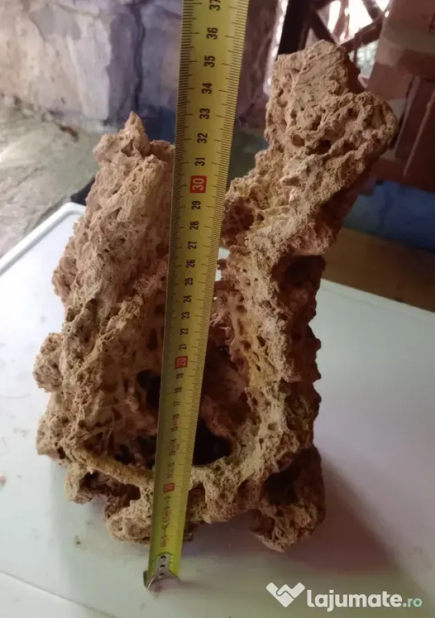 Tuf calcaros roca vulcanica lava rock 35 cm.