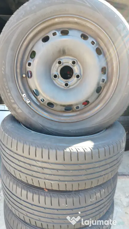 Vând roată Auto completă R15 și cauciucuri R16