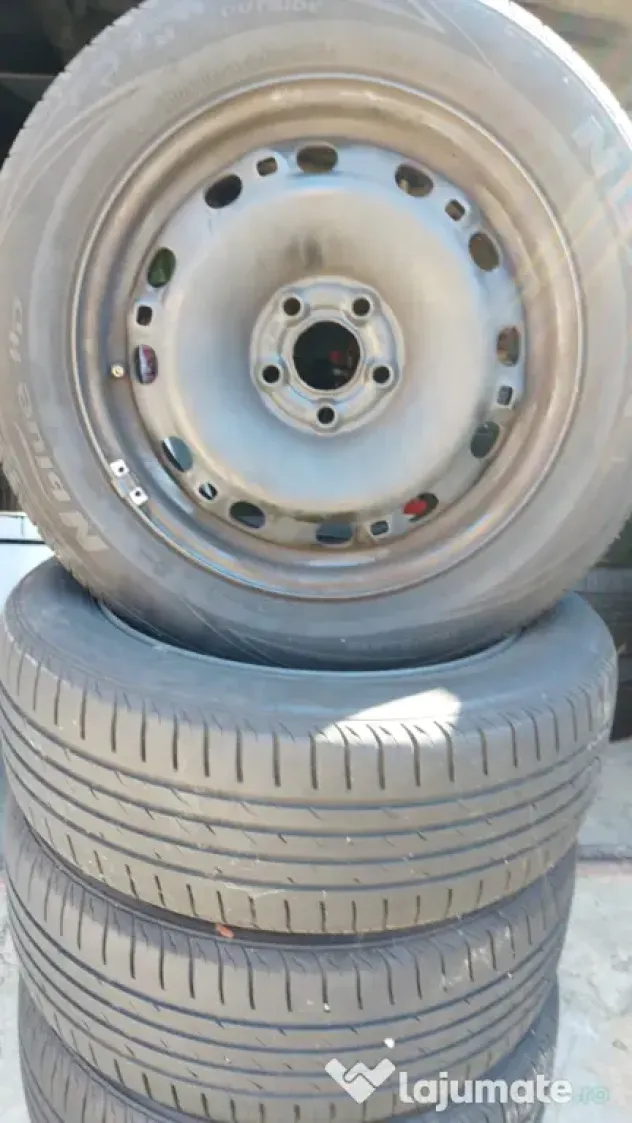 Vând roată Auto completă R15 și cauciucuri R16