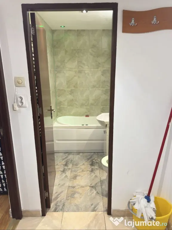 Vitan auchan lacramioarei etaj 1 - Bucuresti (Bucuresti-Ilfov)