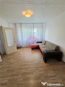 Apartament 3 Camere, Semidecomandat, zona Badea Cartan