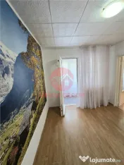 Apartament 3 Camere, Semidecomandat, zona Badea Cartan 