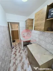 Apartament 3 Camere, Semidecomandat, zona Badea Cartan 