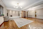 Apartament elegant 170mp, curte proprie și 3 locuri parcare
