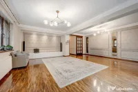 Apartament elegant 170mp, curte proprie și 3 locuri parcare 