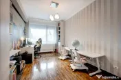 Apartament elegant 170mp, curte proprie și 3 locuri parcare 