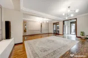 Apartament elegant 170mp, curte proprie și 3 locuri parcare 