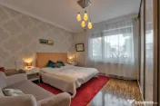 Apartament elegant 170mp, curte proprie și 3 locuri parcare 