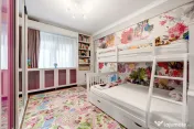 Apartament elegant 170mp, curte proprie și 3 locuri parcare 