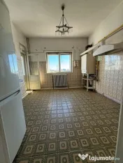 Apartament deosebit 4 camere etaj 3 din 4 - boxa - garaj 