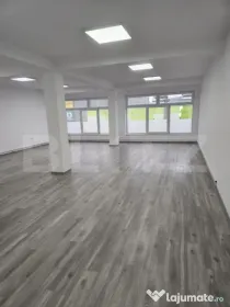 Spatiu comercial, 3 birouri, 220 mp, zona Mall Bistrita