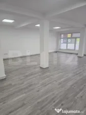 Spatiu comercial, 3 birouri 220 MP , Zona Mall Bistrita 