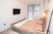 Apartament 3 camere, 60 mp+40 mp gradina, zona Vivo, Florest