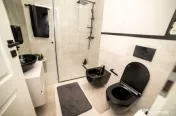 Apartament 3 camere, 60 mp+40 mp gradina, zona Vivo, Florest
